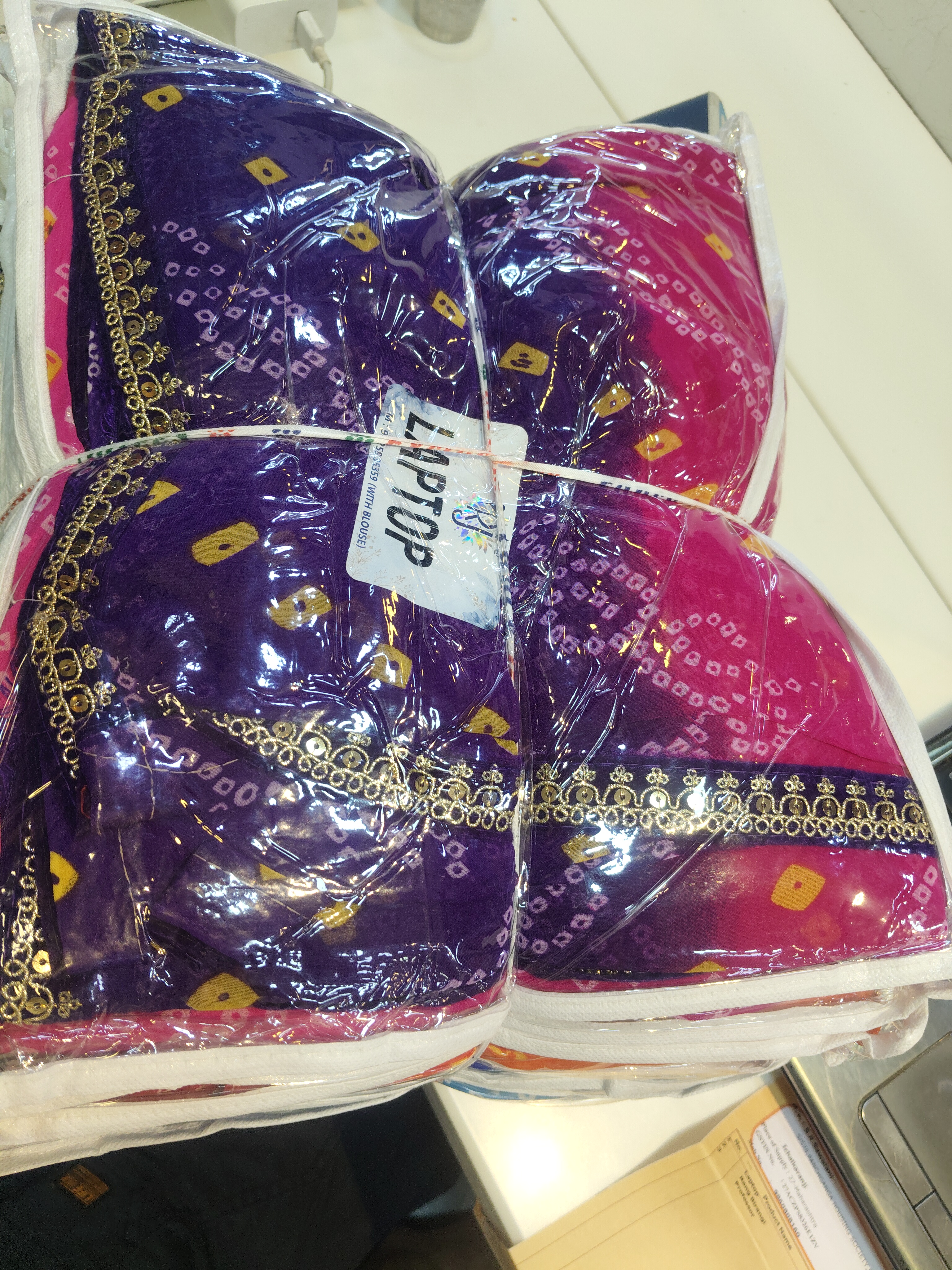 SAREES LAPTOP BANDHANI
